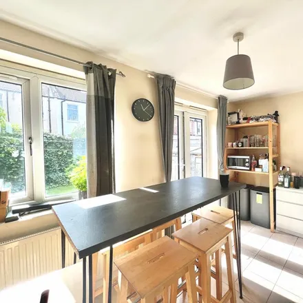 Image 1 - Valnay Street, London, SW17 9PD, United Kingdom - Townhouse for rent
