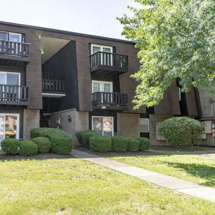 Buy this 2 bed condo on 3505 Lodge Lane in Louisville, KY 40218