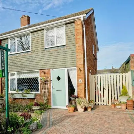 Buy this 3 bed duplex on Acacia Grove in St Neots, PE19 1UA