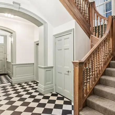 Rent this 7 bed townhouse on 28 Green Street in London, W1K 7JW