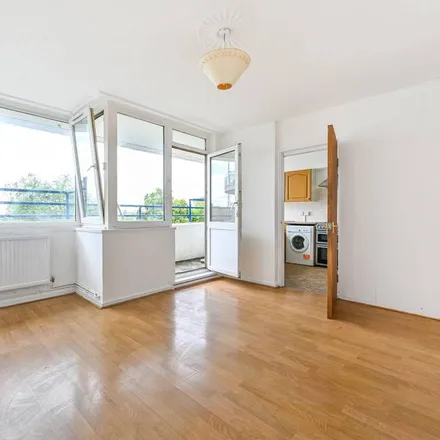 Rent this 3 bed apartment on Pitcairn House in London, E9 6PU