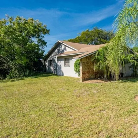 Image 4 - 185 Normandy Circle West, Palm Harbor, FL 34683, USA - House for sale