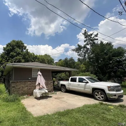 Buy this 3 bed house on 2579 Winnebago Street in Midway Place, Baton Rouge