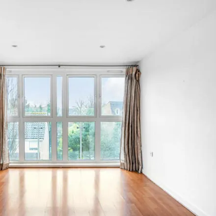 Image 7 - Guildford Road, Horsell, GU22 7XQ, United Kingdom - Apartment for sale