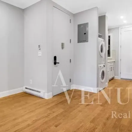 Image 2 - 427 East 80th Street, New York, NY 10075, USA - Apartment for rent