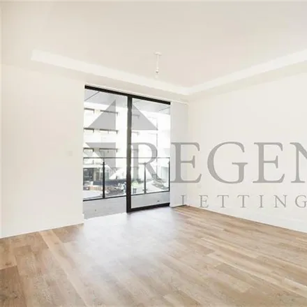Image 1 - George View House, 36 Knaresborough Drive, London, SW18 4GT, United Kingdom - Apartment for rent