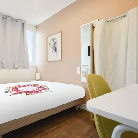 Rent this 4 bed room on 83 Avenue Bernadette in 59110 La Madeleine, France