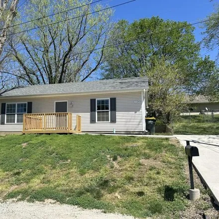 Buy this 2 bed house on 404 Sycamore Street in Boonville, MO 65233