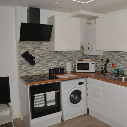 Rent this 2 bed apartment on London in NW4 4XG, United Kingdom
