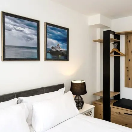 Image 6 - Eastbourne, BN21 3DX, United Kingdom - Apartment for rent