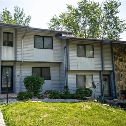 Buy this 3 bed condo on 2304 Gascony Drive in Lake Saint Louis, MO 63367