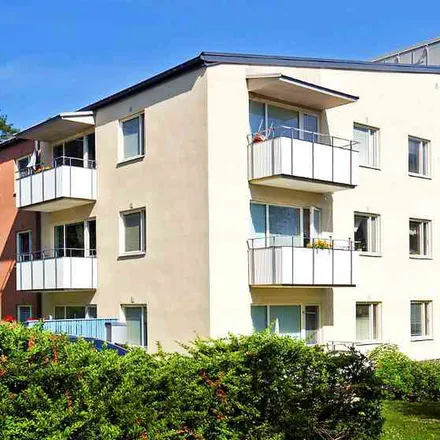 Rent this 2 bed apartment on Övre Johannelund in Skogslyckegatan, 587 27 Linköping