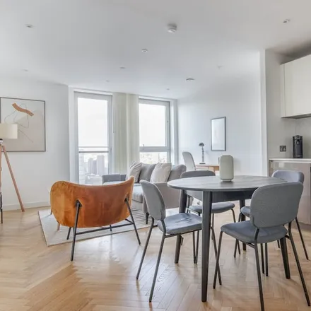 Rent this 1 bed apartment on London in SE1 6FJ, United Kingdom