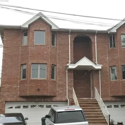 Rent this 3 bed house on 467 East Homestead Avenue in Palisades Park, NJ 07650