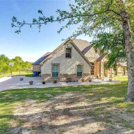 Image 2 - 125 N Natural Spring Ln, Azle, Texas, 76020 - House for sale