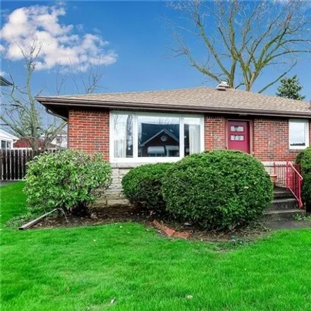 Buy this 3 bed house on 102 Cresthaven Drive in Buffalo, NY 14225