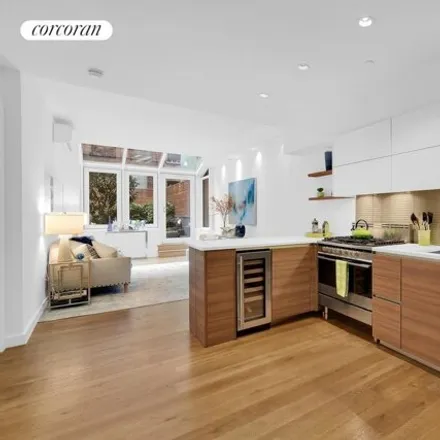 Image 4 - 241 West 107th Street, New York, NY 10025, USA - Townhouse for sale
