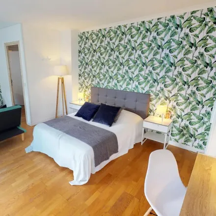 Rent this 4 bed room on 58 Avenue du Président John-Fitzgerald Kennedy in 59046 Lille, France