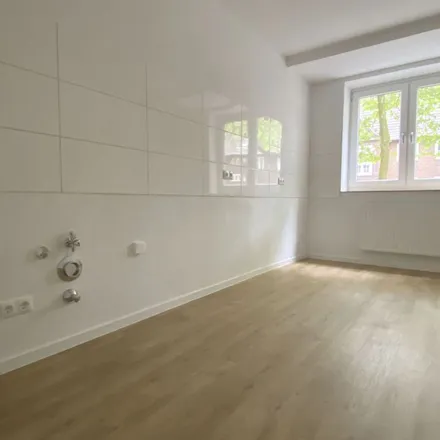 Rent this 3 bed apartment on Flurstraße 1 in 45355 Essen, Germany