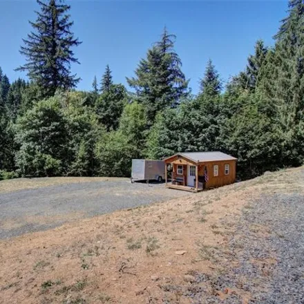 Buy this studio house on 8217 Rose Valley Road in Cowlitz County, WA 98626