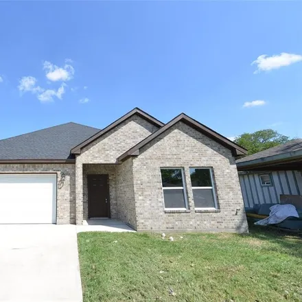 Rent this 3 bed house on 104 Cook Street in Waxahachie, TX 75165