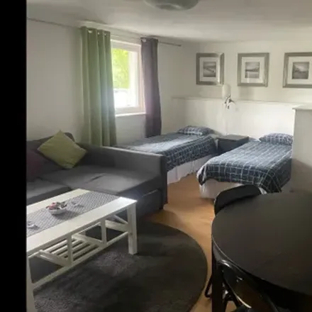 Rent this 1 bed room on Länsvägen 29 in 123 52 Farsta, Sweden