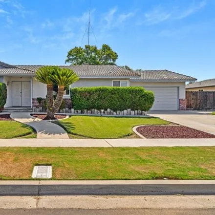 Buy this 3 bed house on 6664 N Whitney Ave in Fresno, California