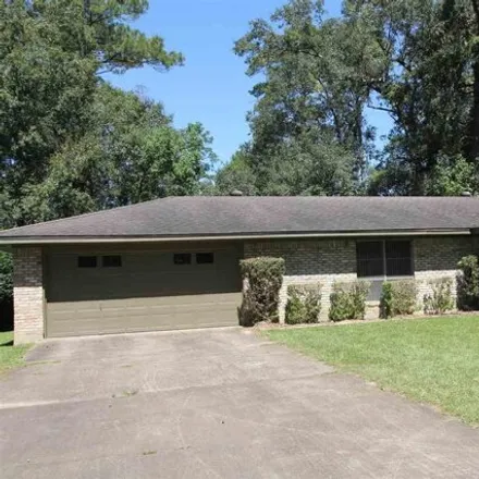 Rent this 3 bed house on 138 Lindsey Road in Silsbee, TX 77656