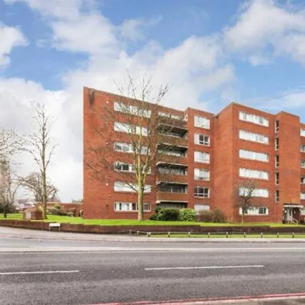 Rent this 2 bed room on 100-115 Cheam Road in London, SM1 2RF