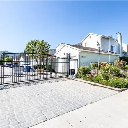 Image 2 - 14347 Tyler Street, Los Angeles, CA 91342, USA - House for sale