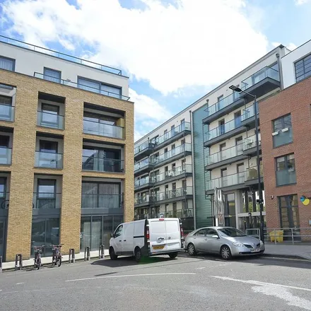 Image 1 - Reliance Wharf, Regent's Canal towpath, De Beauvoir Town, London, N1 5RY, United Kingdom - Apartment for rent