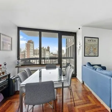 Rent this 1 bed condo on 420 East 72nd Street in New York, NY 10021