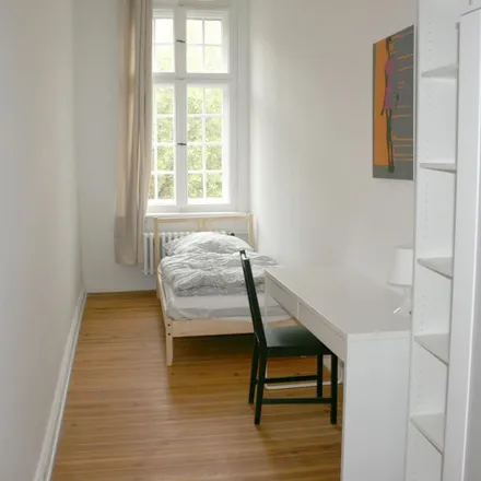 Rent this 5 bed apartment on Alt-Moabit 63 in 10555 Berlin, Germany
