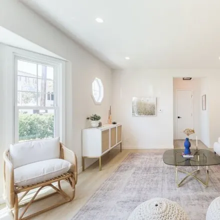 Image 3 - 2288 Clinton Street, Los Angeles, CA 90026, USA - House for sale
