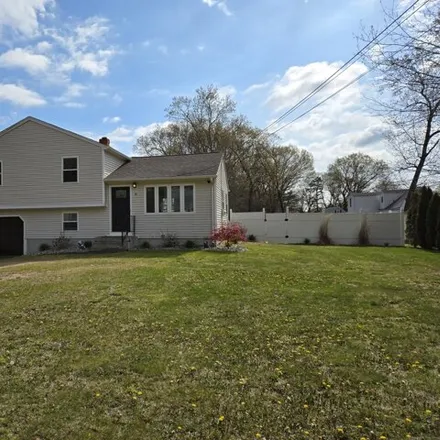 Buy this 3 bed house on 18 Pine Hill Road in Windsor Locks, CT 06096