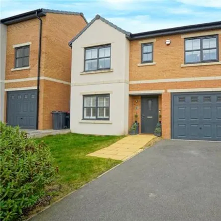 Buy this 4 bed house on Newland Avenue in Maltby, S66 8AJ