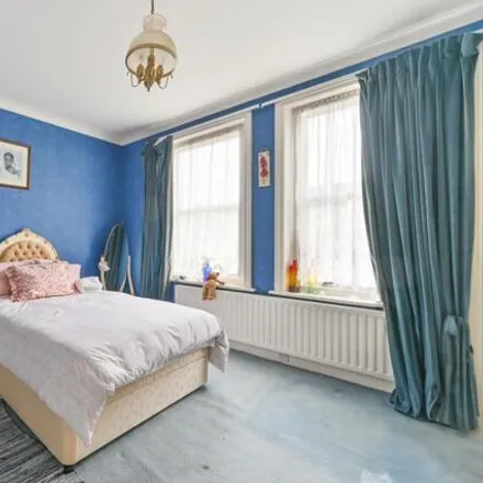 Image 7 - Warwick Road, London, CR7 7NG, United Kingdom - House for sale
