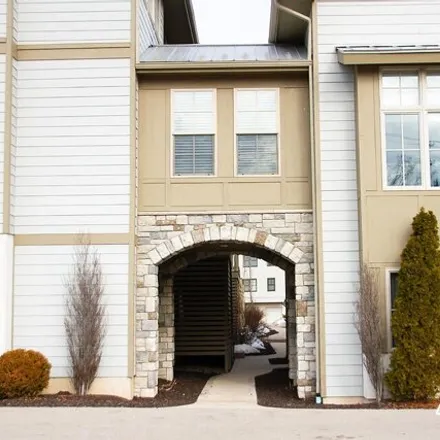 Buy this 2 bed condo on 2059 Celadon Drive in Grand Rapids Charter Township, MI 49525