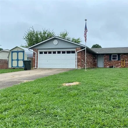 Buy this 3 bed house on 4611 Prairie Dog Road in Muskogee, OK 74403