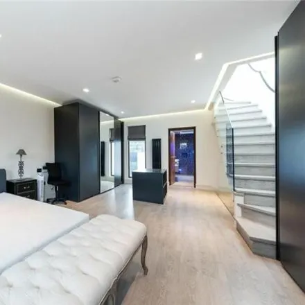 Image 9 - Thresher Owen, Battersea Square, London, SW11 3RA, United Kingdom - Townhouse for sale