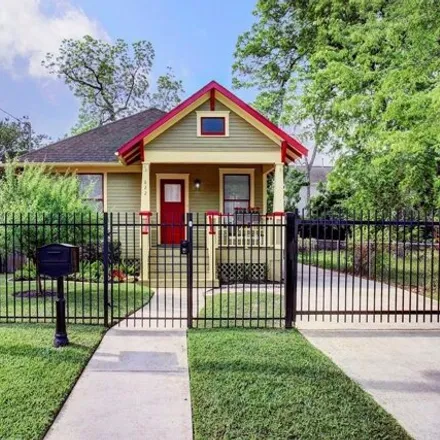 Rent this 2 bed house on 652 West 16th Street in Houston, TX 77008