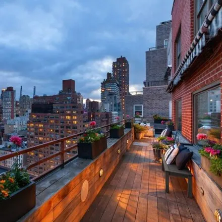 Image 1 - 505 East 79th Street, New York, NY 10075, USA - Apartment for sale