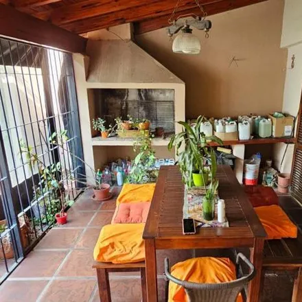 Buy this 4 bed house on Félix Aguilar 1373 in Cupani, Cordoba