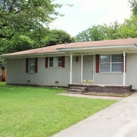 Rent this 3 bed house on 958 Chalk Street in Copperas Cove, Coryell County