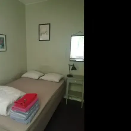 Rent this 1 bed room on Arkövägen 51 in 121 55 Johanneshov, Sweden