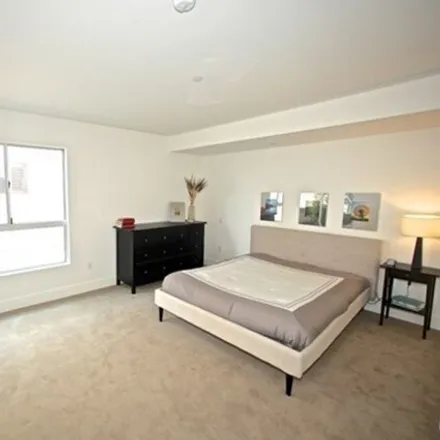 Image 6 - 1385 Amherst Avenue, Los Angeles, CA 90025, USA - Condo for rent
