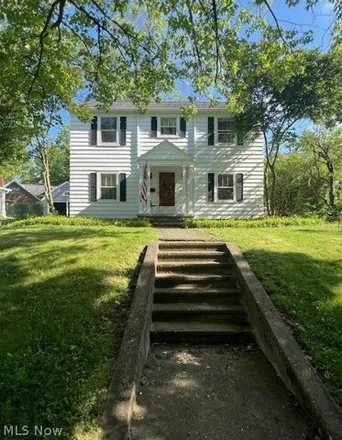 Buy this 3 bed house on 789 Aetna Street in Salem, OH 44460