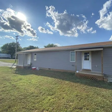 Buy this 4 bed house on 898 Boatlanding Road in Delafield, Bowling Green