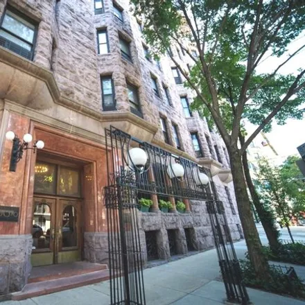 Rent this studio condo on Brewster Apartments in 2800 North Pine Grove Avenue, Chicago