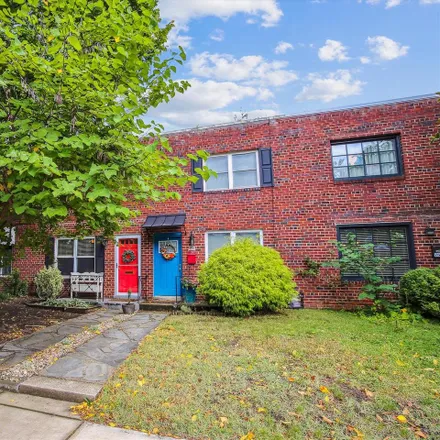 Buy this 2 bed townhouse on 611 North Alfred Street in Alexandria, VA 22314